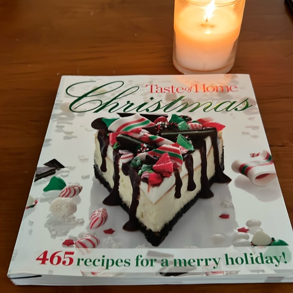 Taste of Home Christmas Cookbook - Softcover SFH